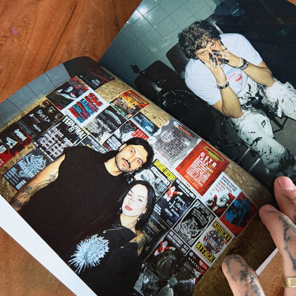 sweet solitude backstage (tour book)